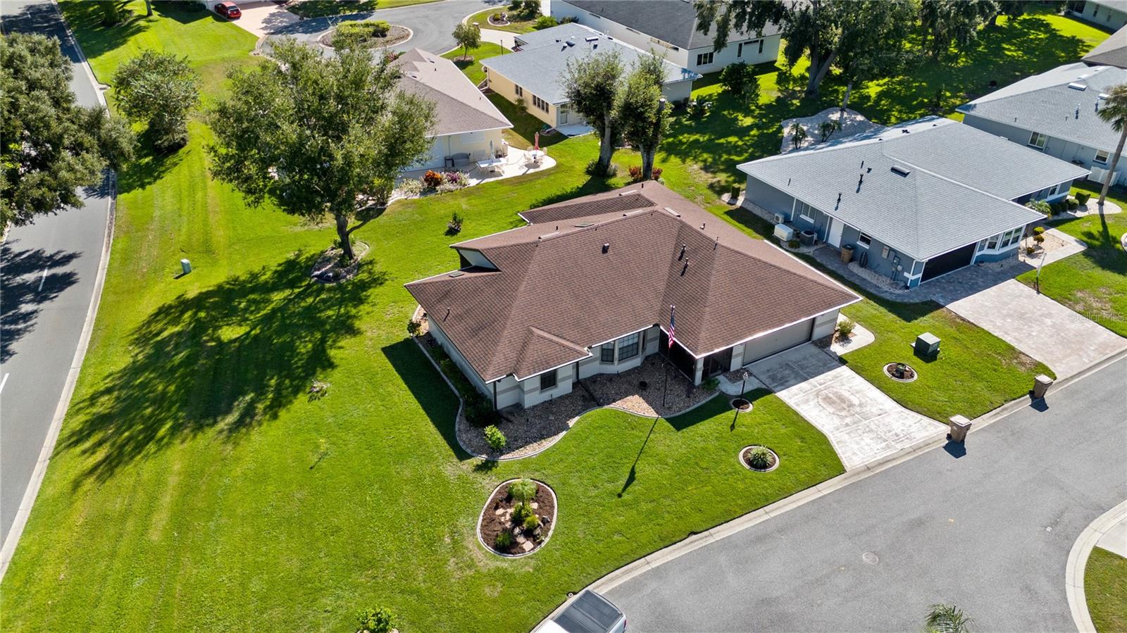 Image 33 of 44 For 21524 Queen Anne Court