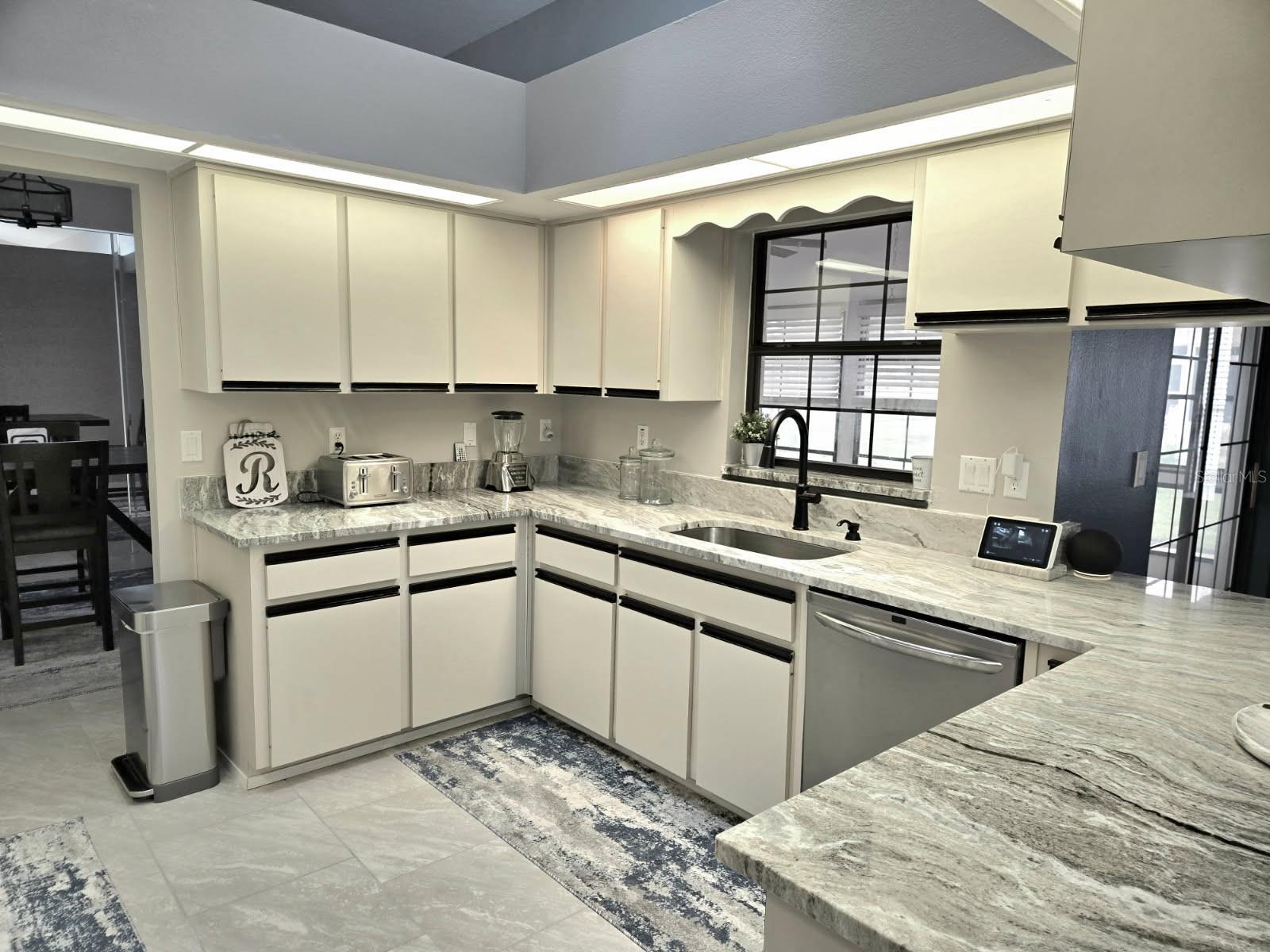 Image 7 of 44 For 21524 Queen Anne Court