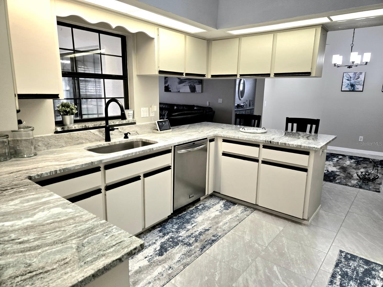 Image 9 of 44 For 21524 Queen Anne Court