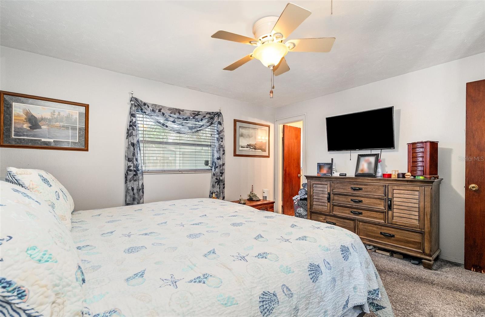 Image 17 of 31 For 220 Bel Aire Drive S