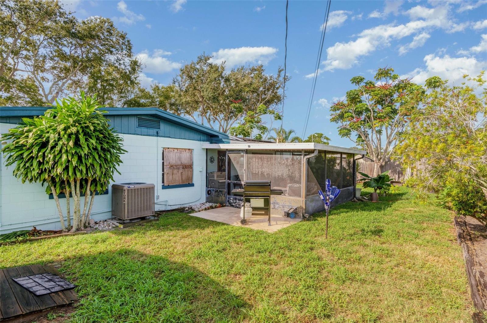Image 27 of 31 For 220 Bel Aire Drive S