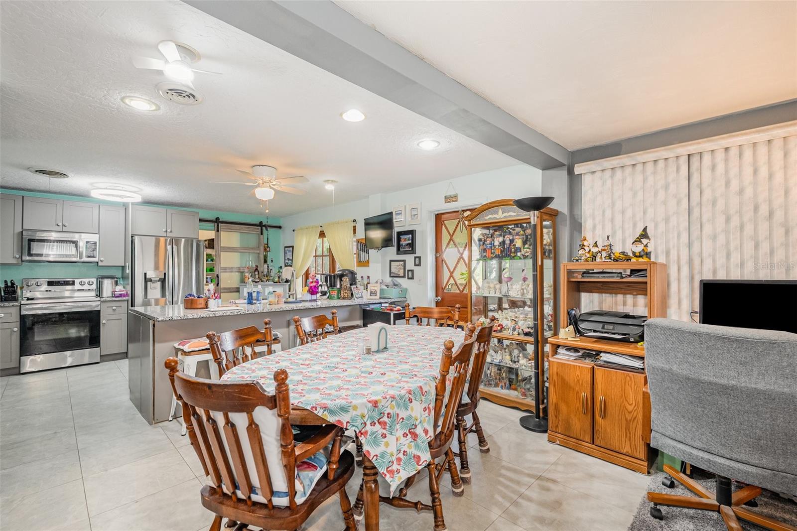 Image 9 of 31 For 220 Bel Aire Drive S