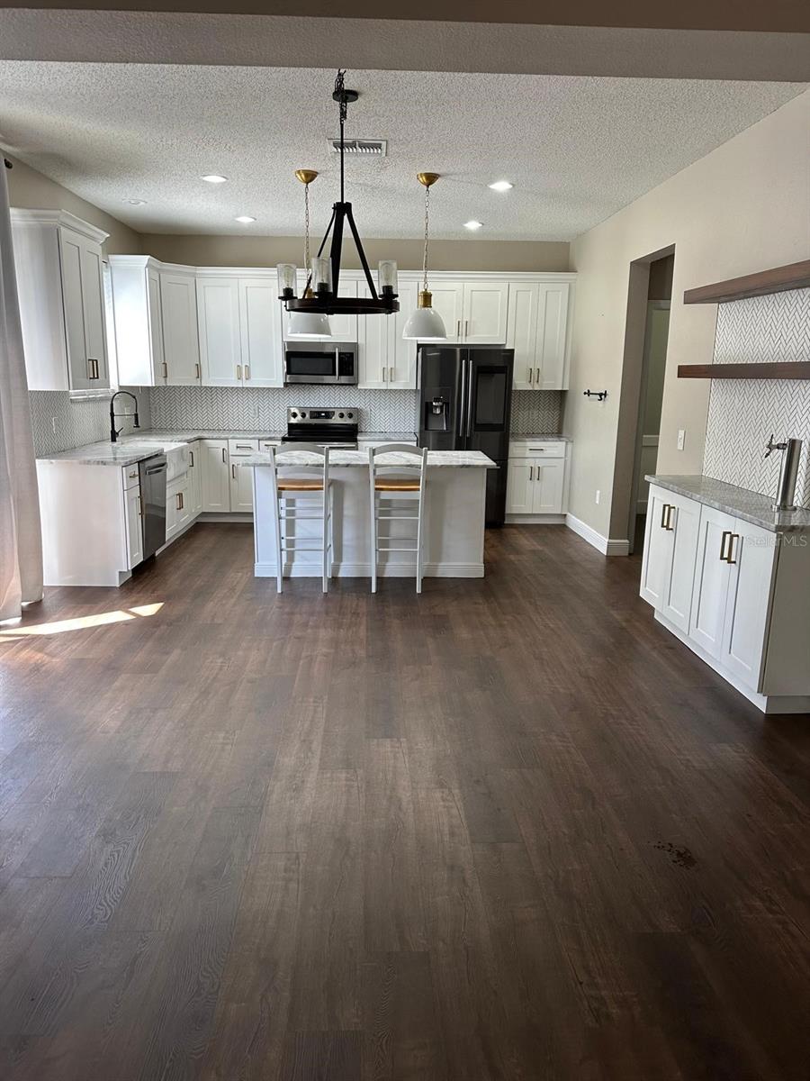 Image 36 of 42 For 211 Roseling Crossing