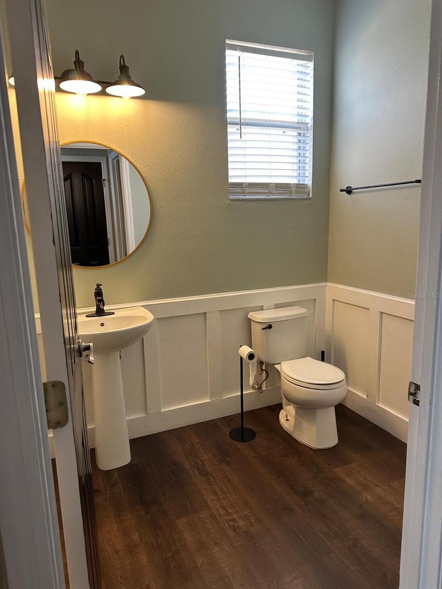 Image 39 of 42 For 211 Roseling Crossing