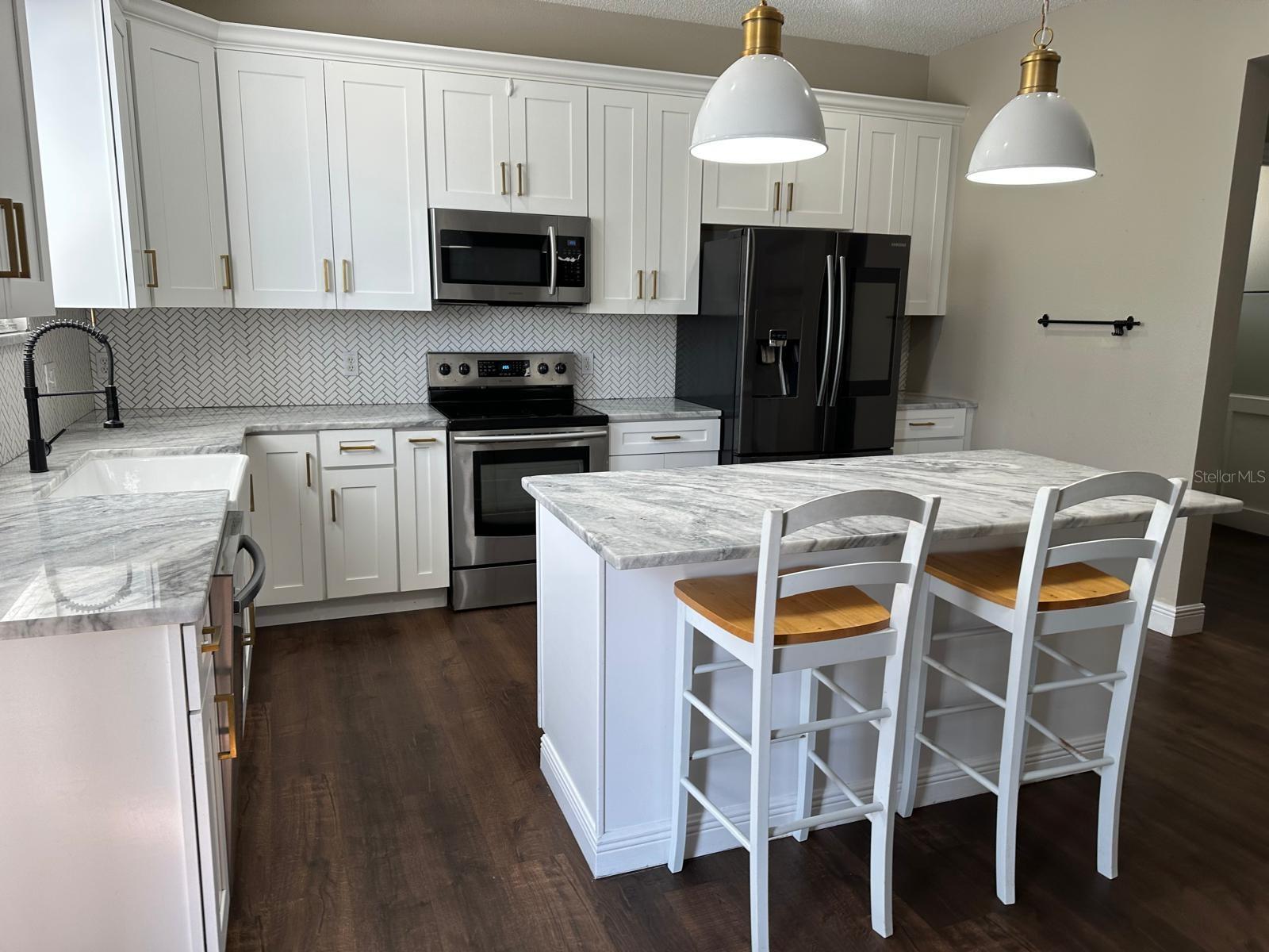 Image 42 of 42 For 211 Roseling Crossing