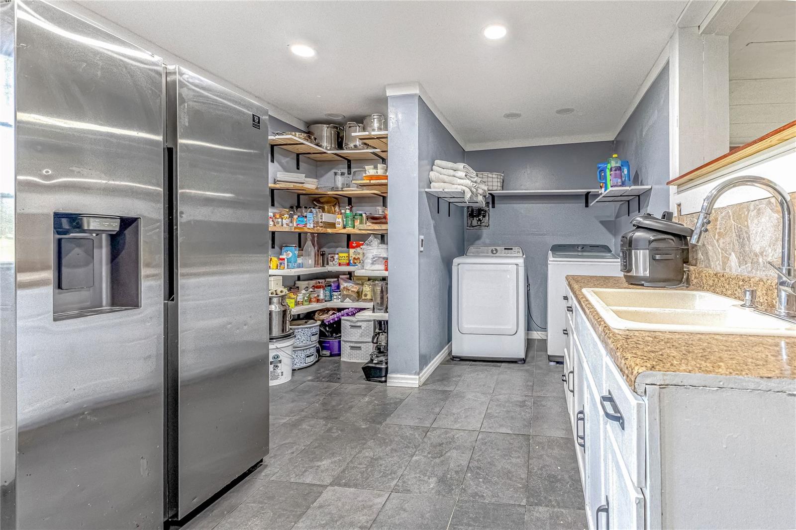 Image 15 of 54 For 322 Cantaloupe Avenue