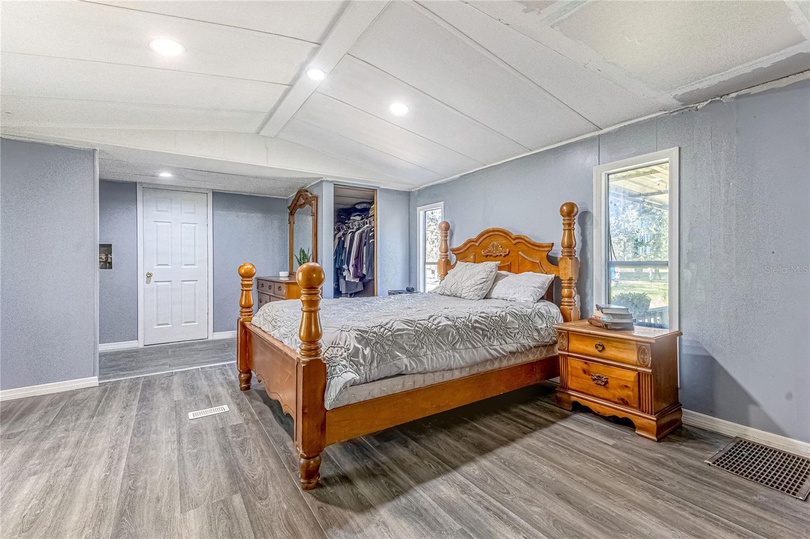 Image 16 of 54 For 322 Cantaloupe Avenue