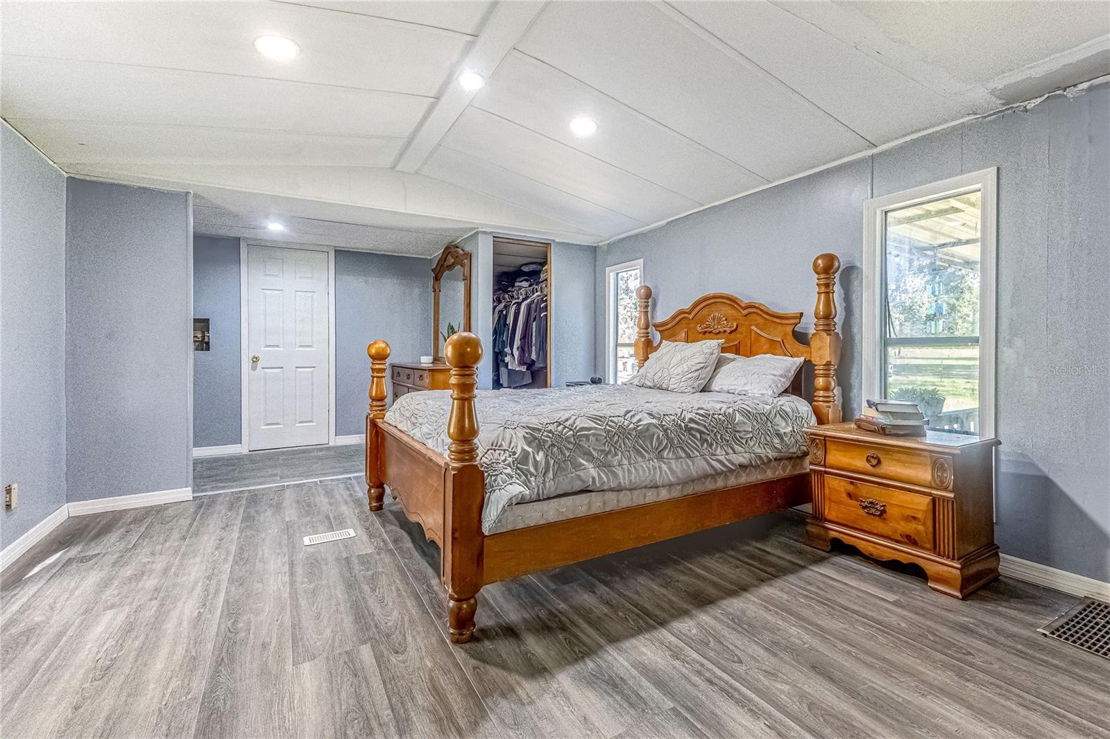 Image 17 of 54 For 322 Cantaloupe Avenue