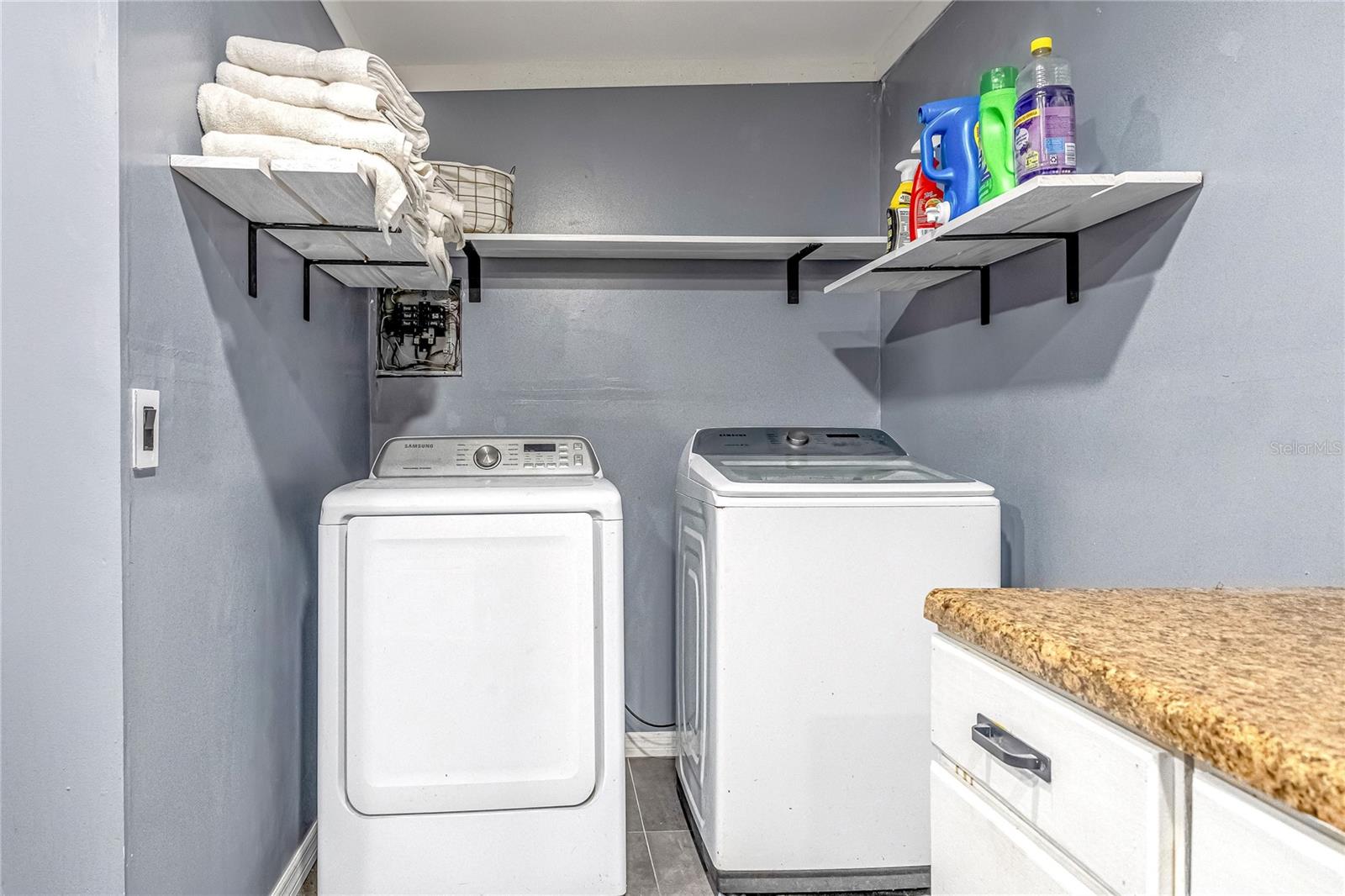 Image 23 of 54 For 322 Cantaloupe Avenue