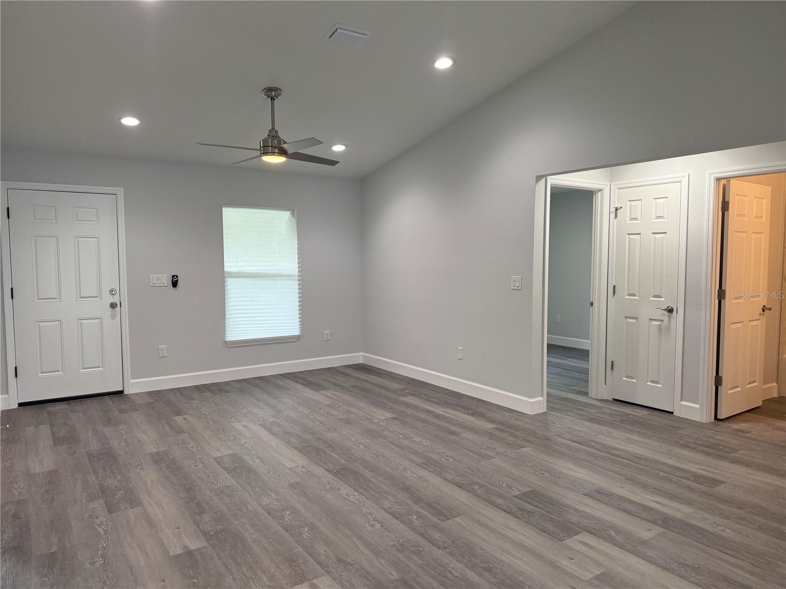 Image 6 of 21 For 15424 27 Lane