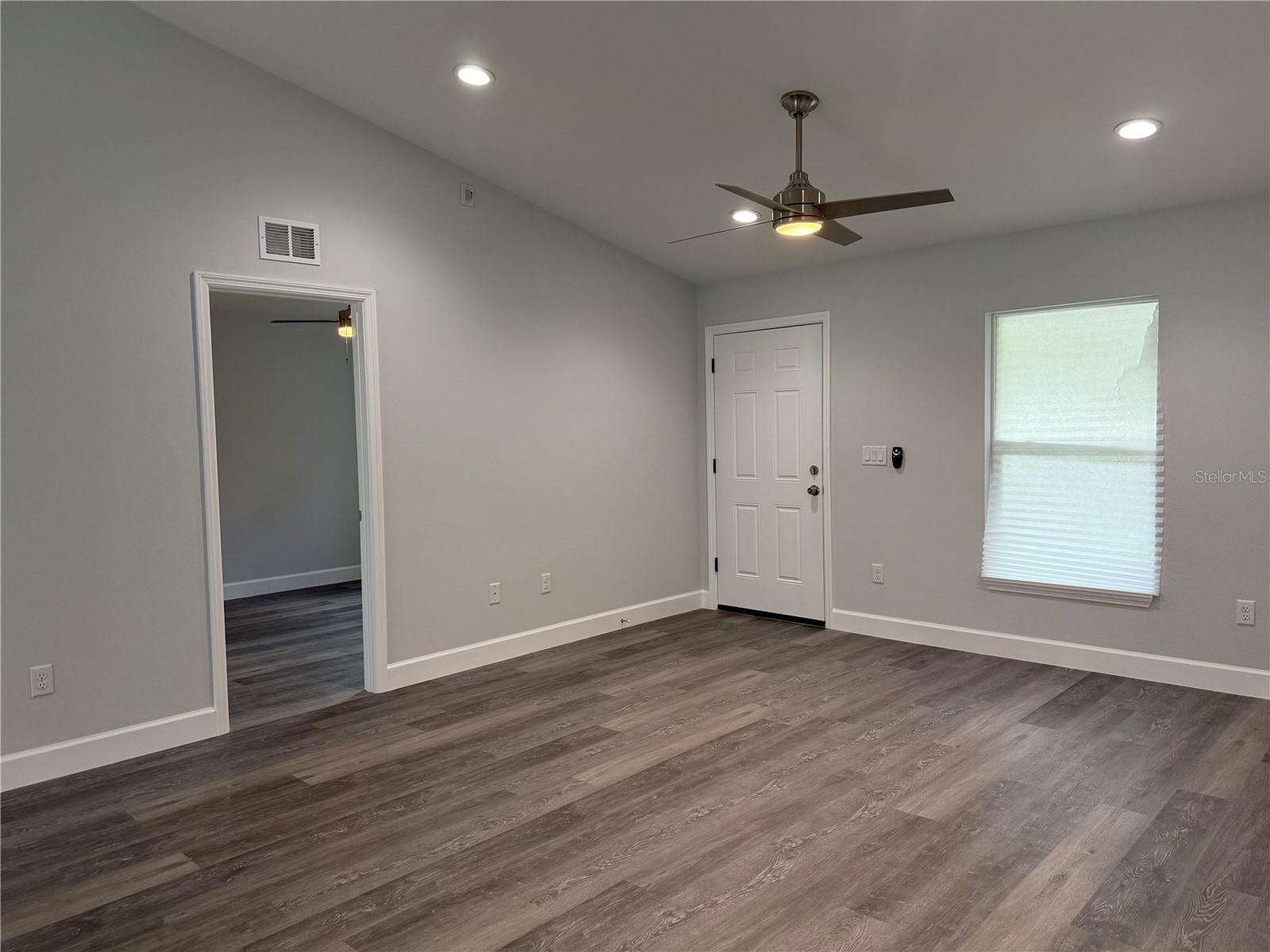 Image 7 of 21 For 15424 27 Lane