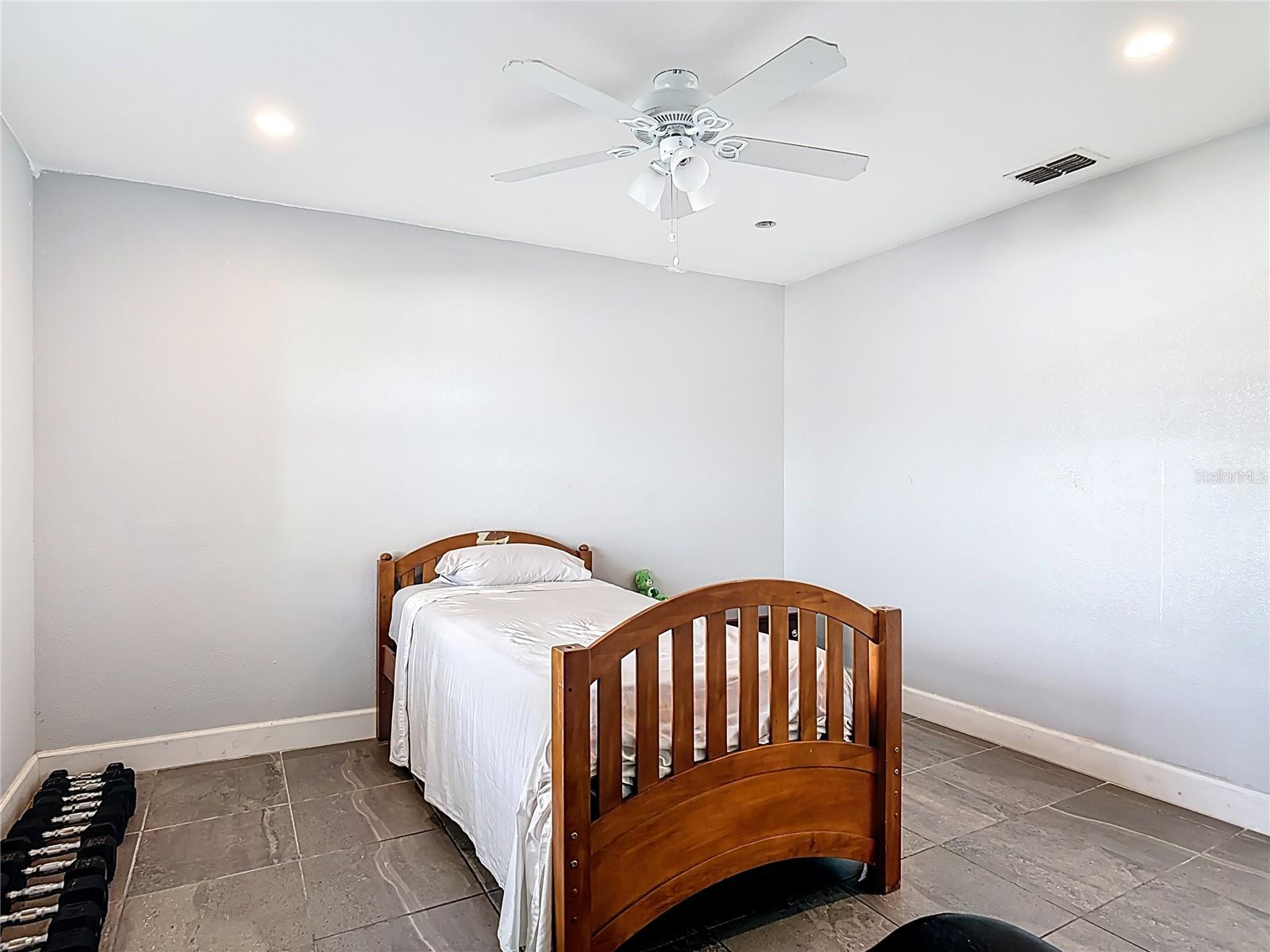 Image 13 of 22 For 9737 Heatherwood Court