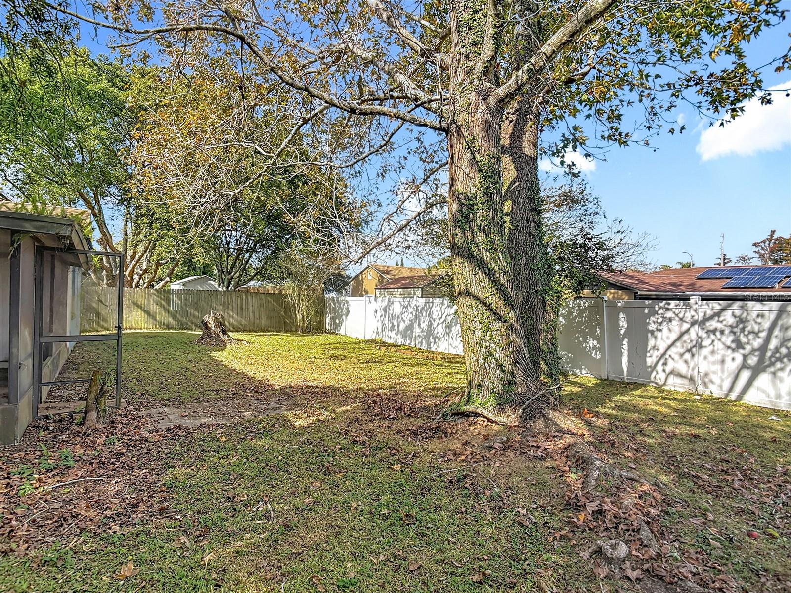 Image 19 of 22 For 9737 Heatherwood Court