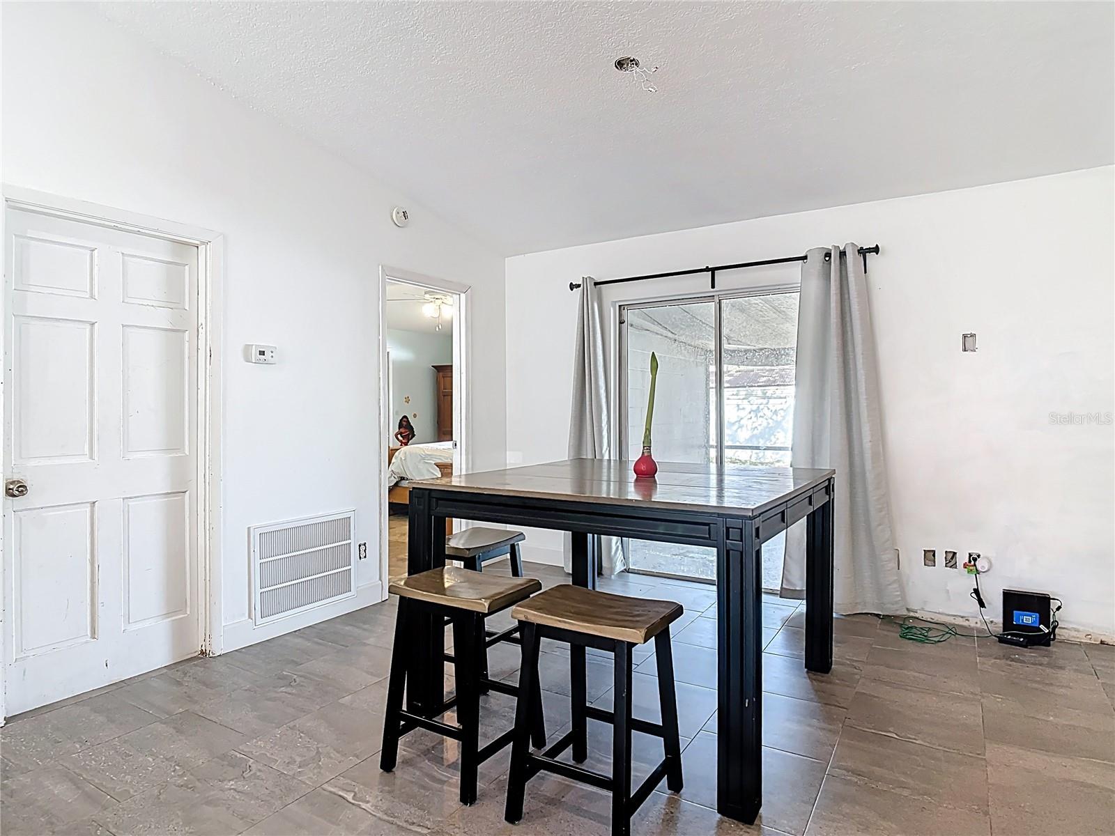 Image 7 of 22 For 9737 Heatherwood Court