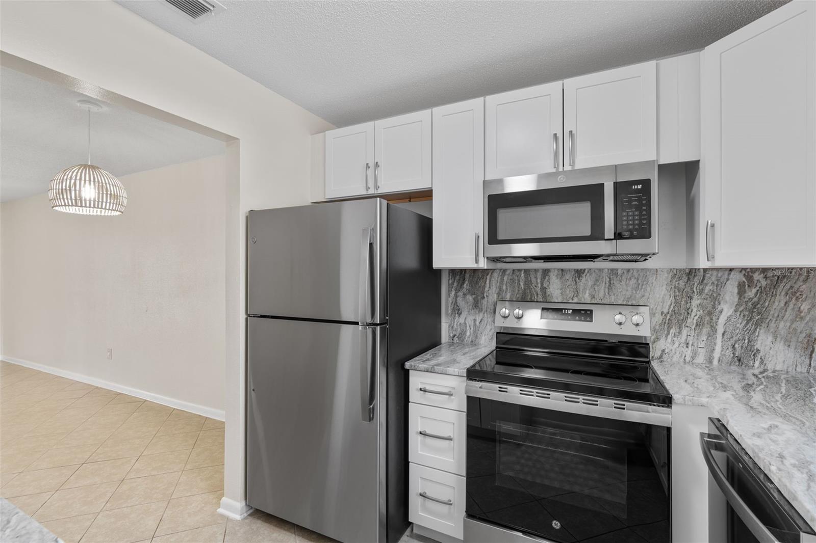 Image 5 of 20 For 183 Hill Avenue 90