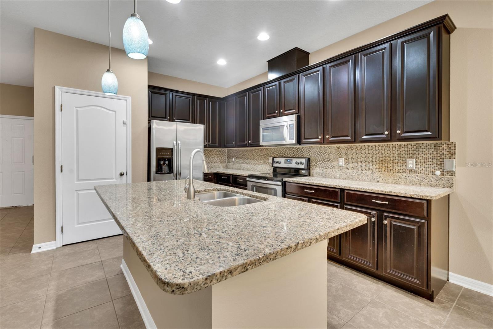 Image 7 of 45 For 2527 River Landing Drive