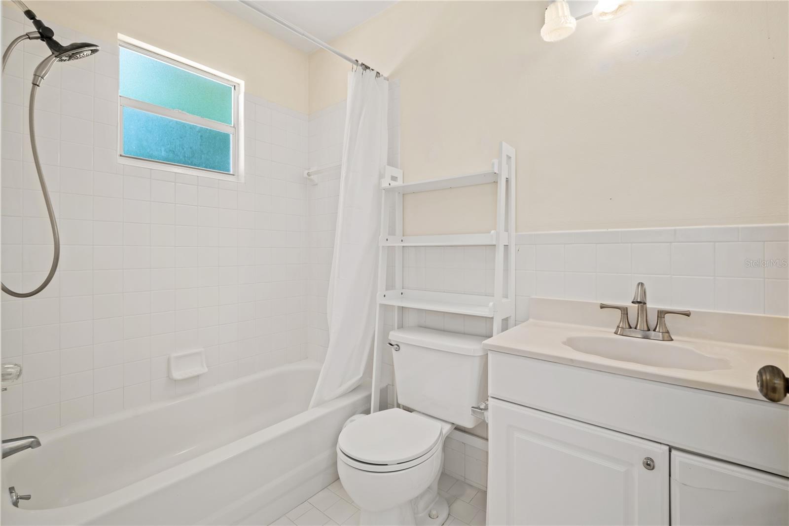 Image 18 of 24 For 843 Palm Drive