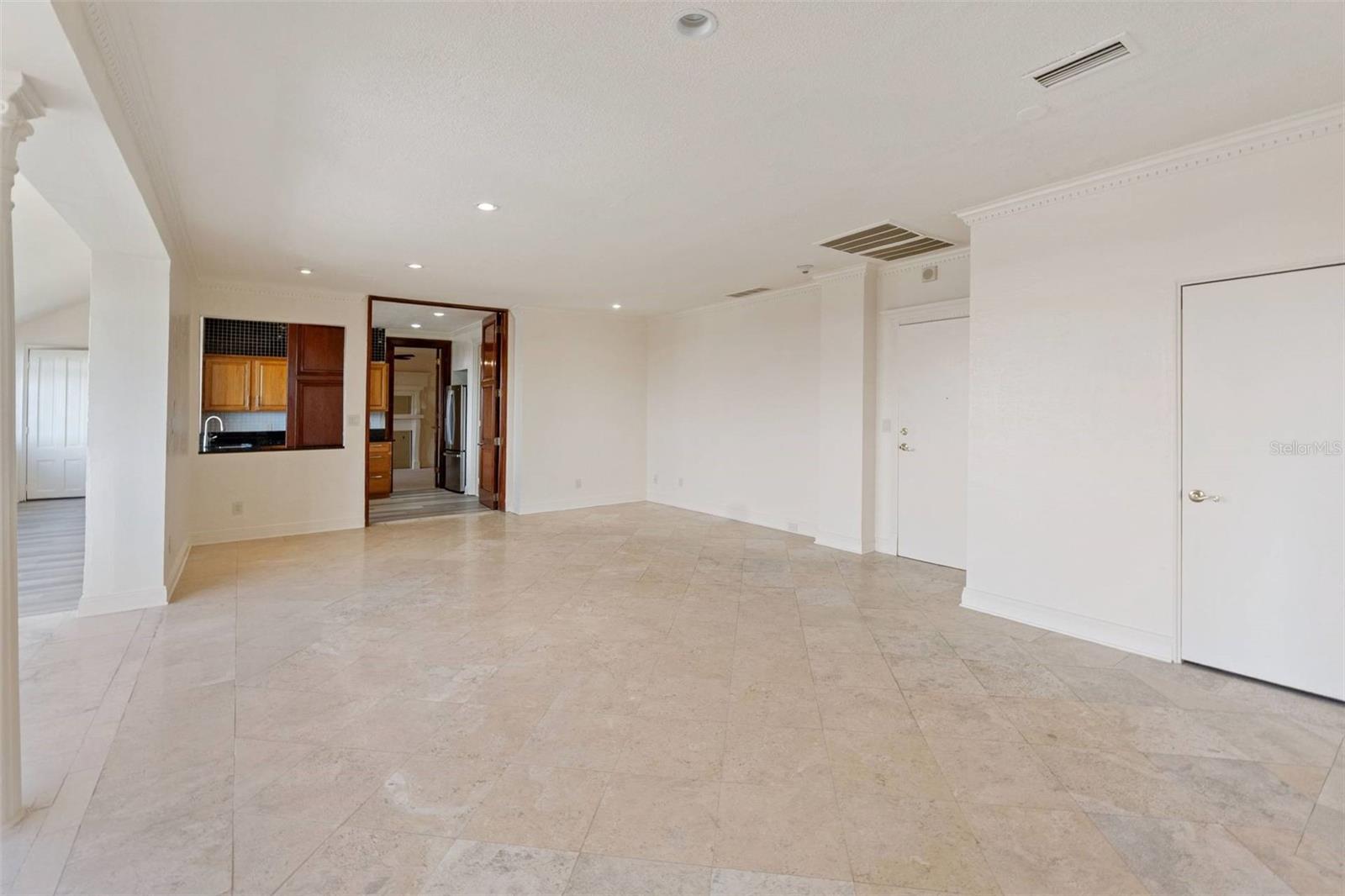 Image 17 of 23 For 2109 Bayshore Boulevard 1006