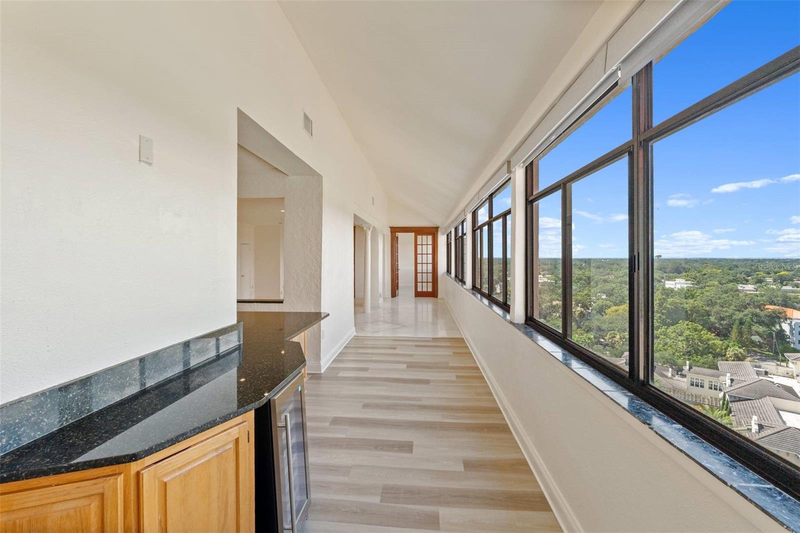 Image 7 of 23 For 2109 Bayshore Boulevard 1006
