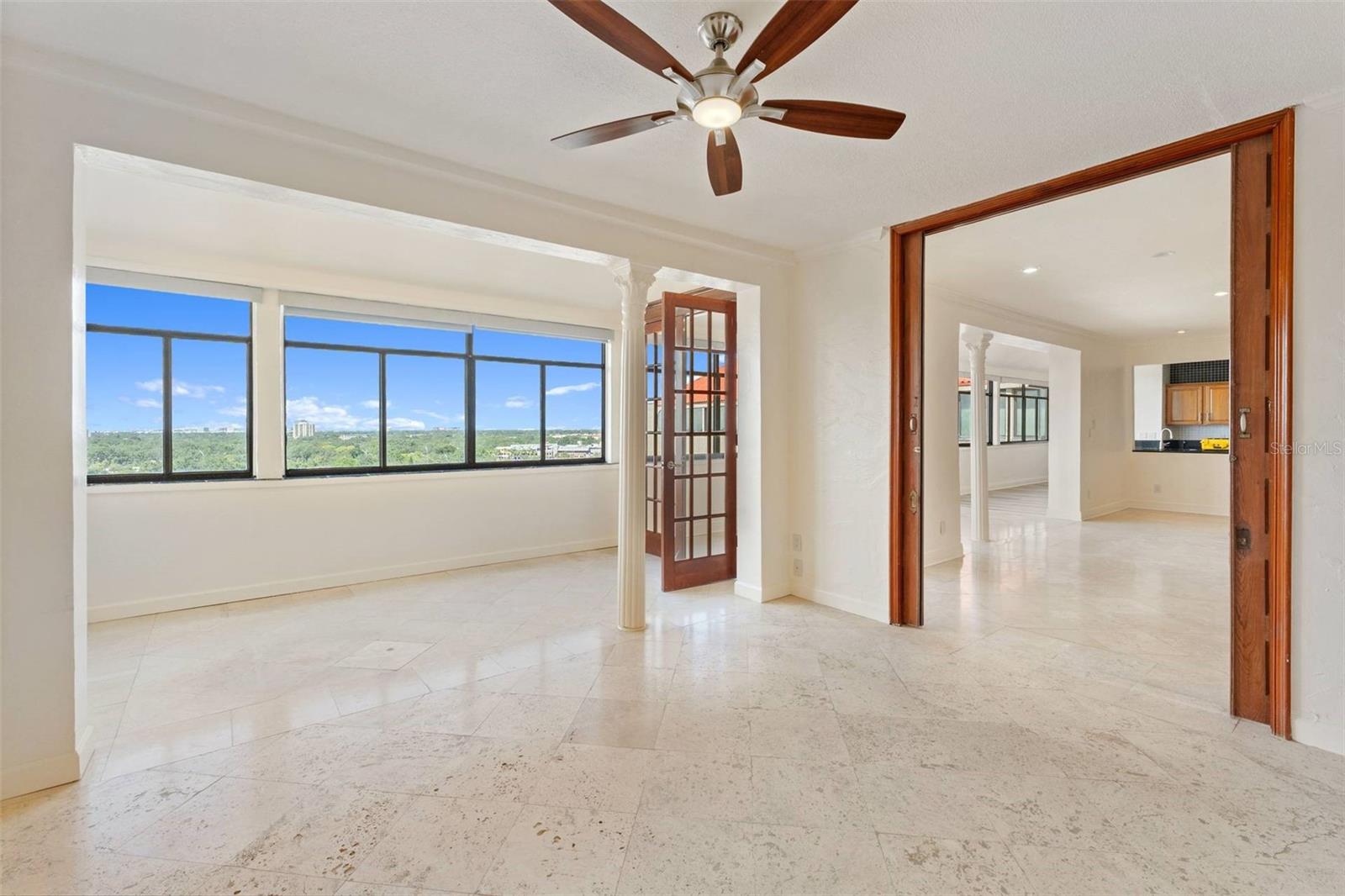 Image 9 of 23 For 2109 Bayshore Boulevard 1006