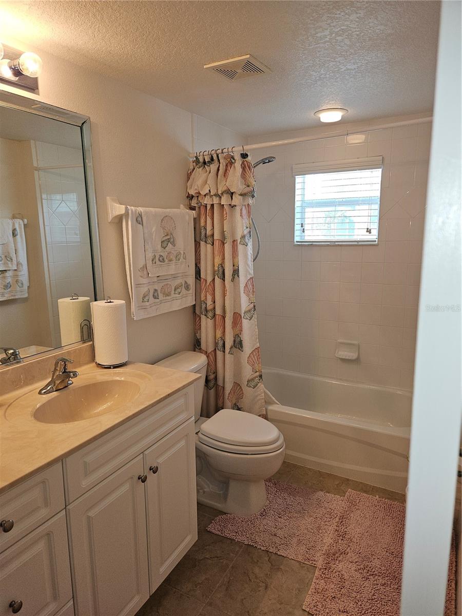Image 23 of 50 For 5300 Atlantic Avenue 14-207