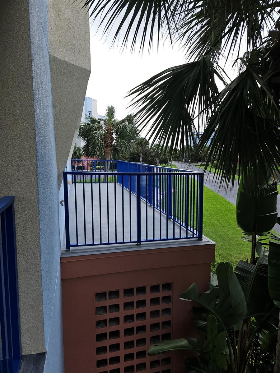 Image 6 of 50 For 5300 Atlantic Avenue 14-207