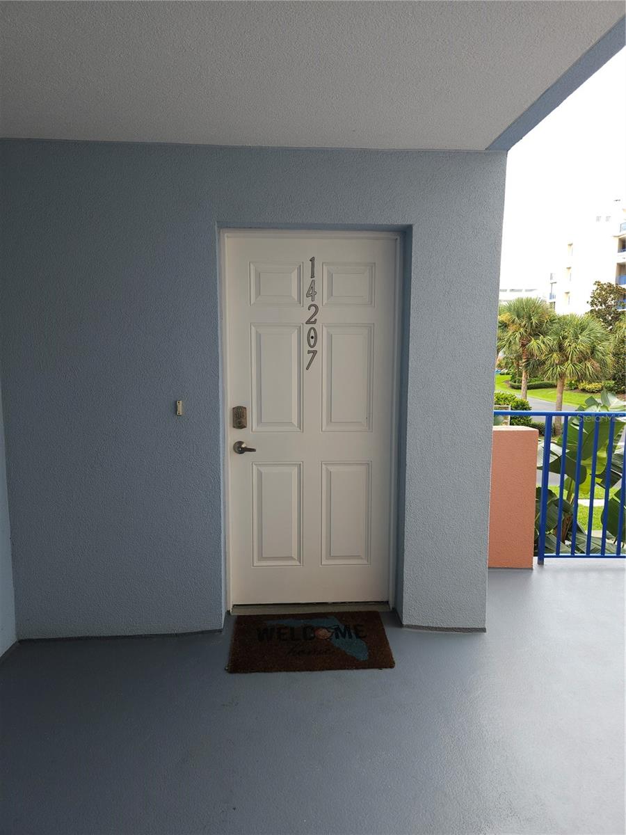 Image 7 of 50 For 5300 Atlantic Avenue 14-207