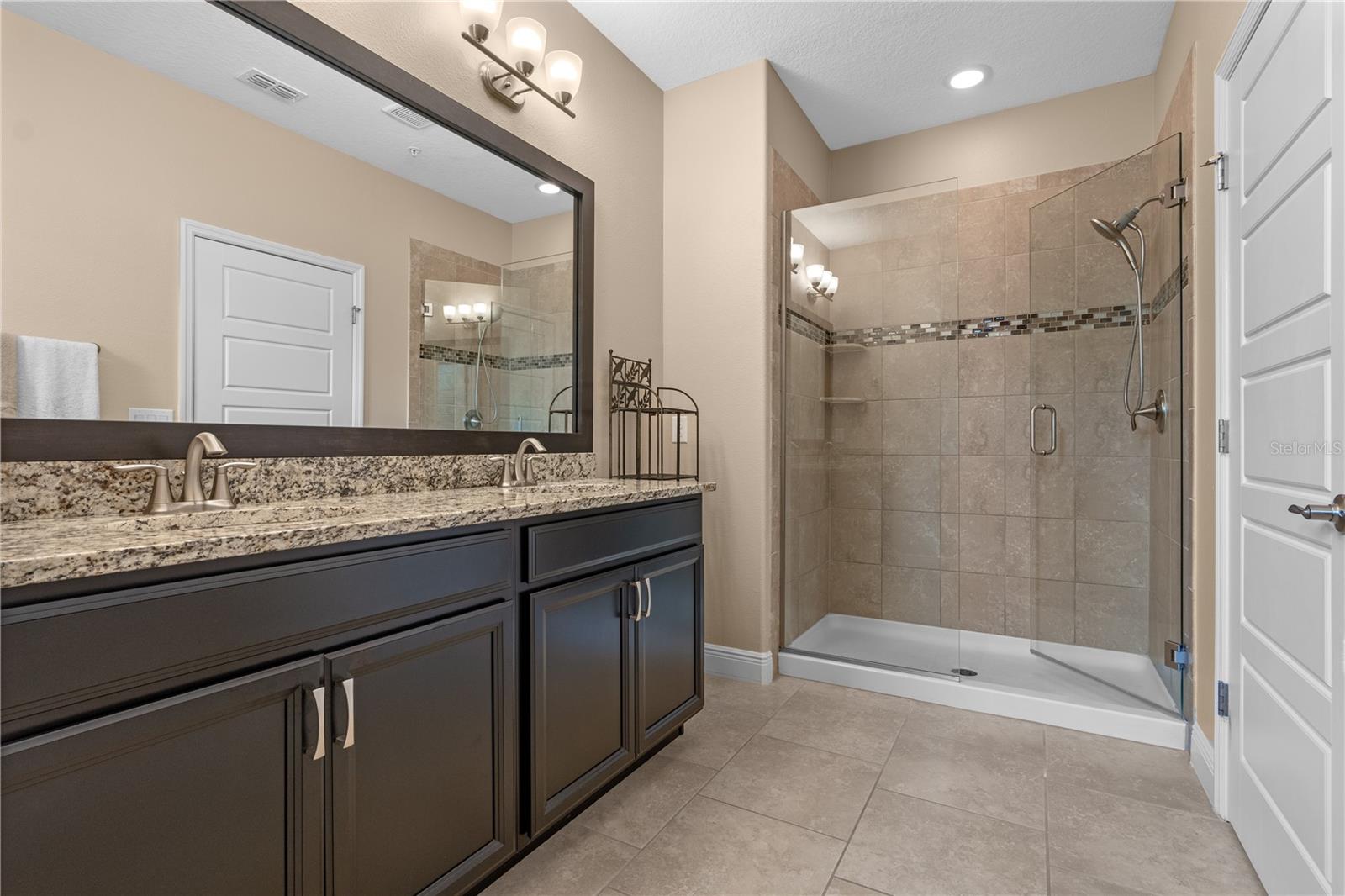 Image 33 of 57 For 2708 Lobelia Drive