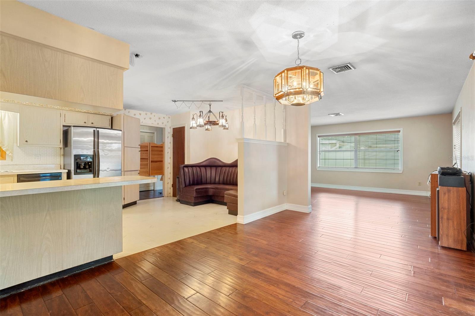 Image 11 of 39 For 1806 Elsa Street