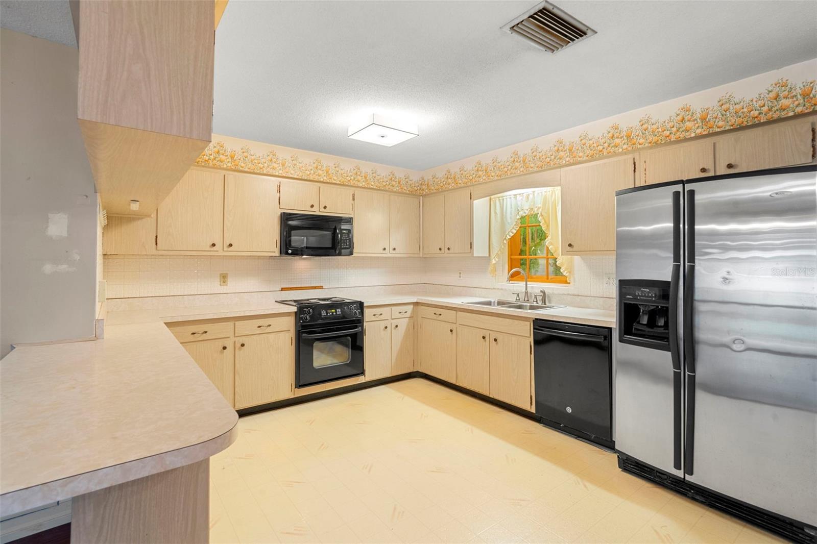 Image 18 of 39 For 1806 Elsa Street