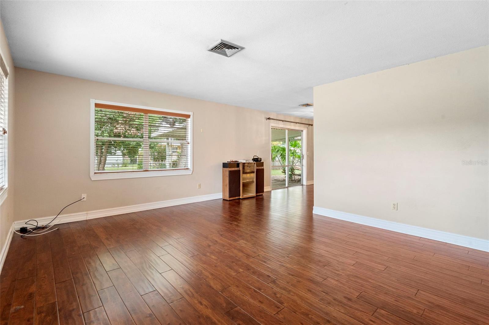 Image 6 of 39 For 1806 Elsa Street
