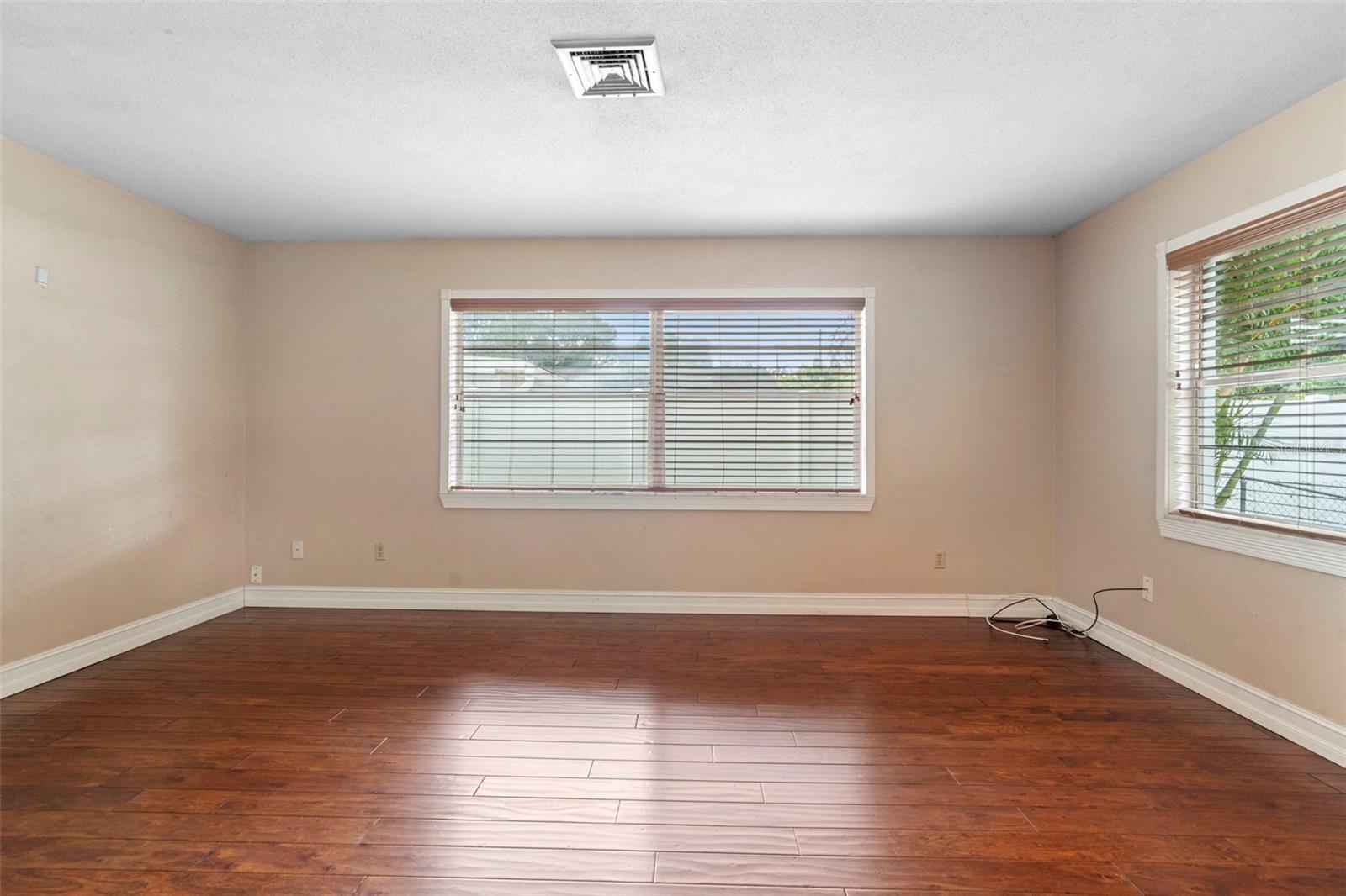 Image 9 of 39 For 1806 Elsa Street