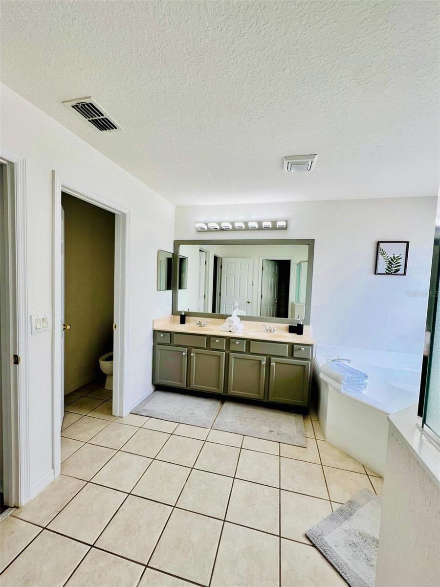 Image 18 of 26 For 254 Gleneagles Drive