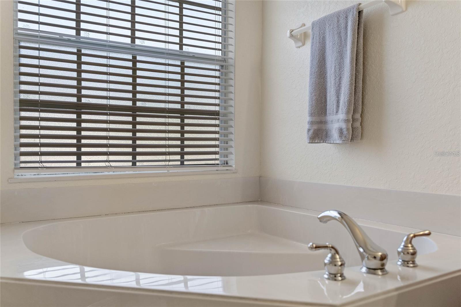 Image 20 of 26 For 254 Gleneagles Drive