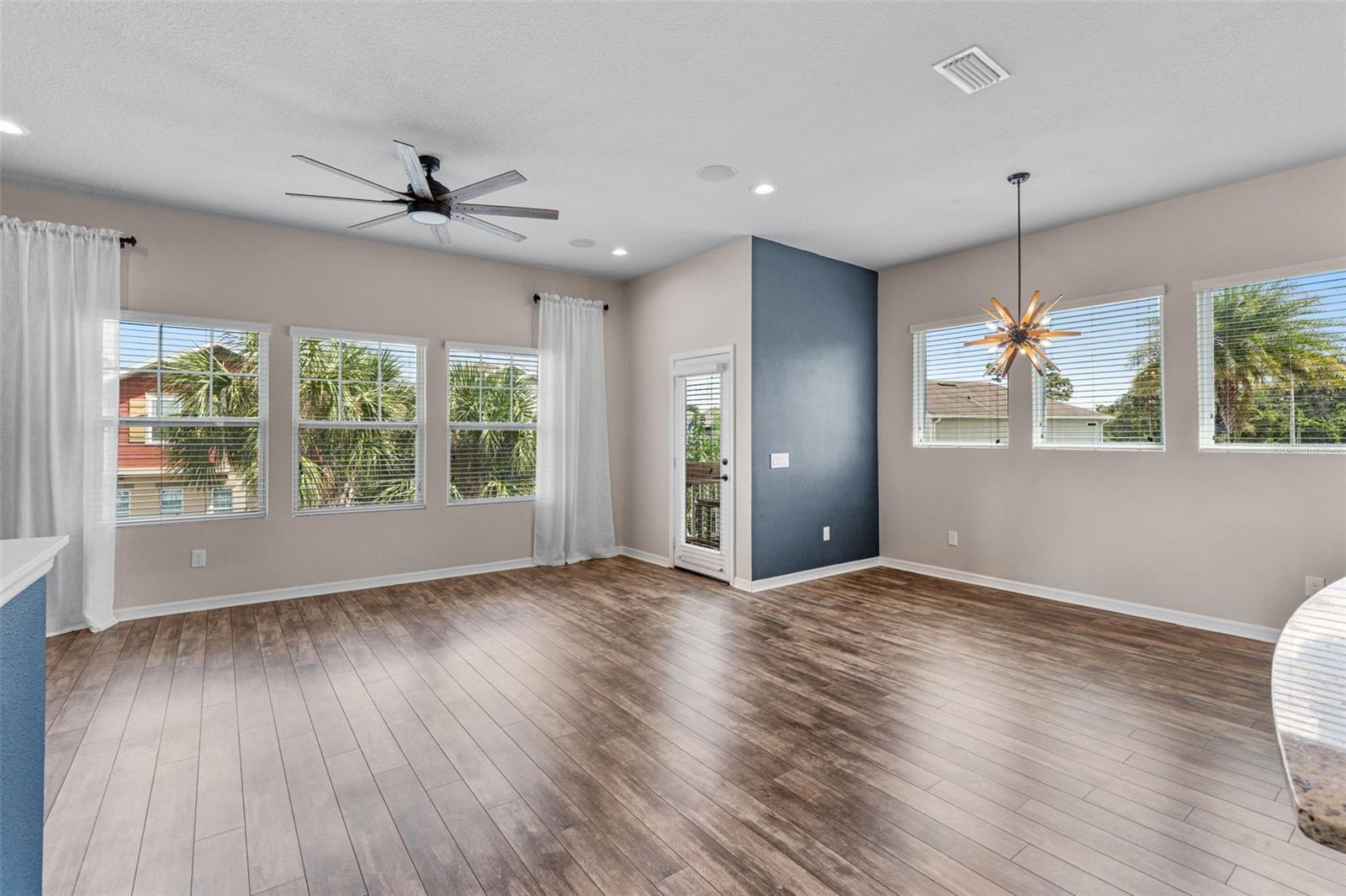 Image 10 of 30 For 4622 Eureka Lane