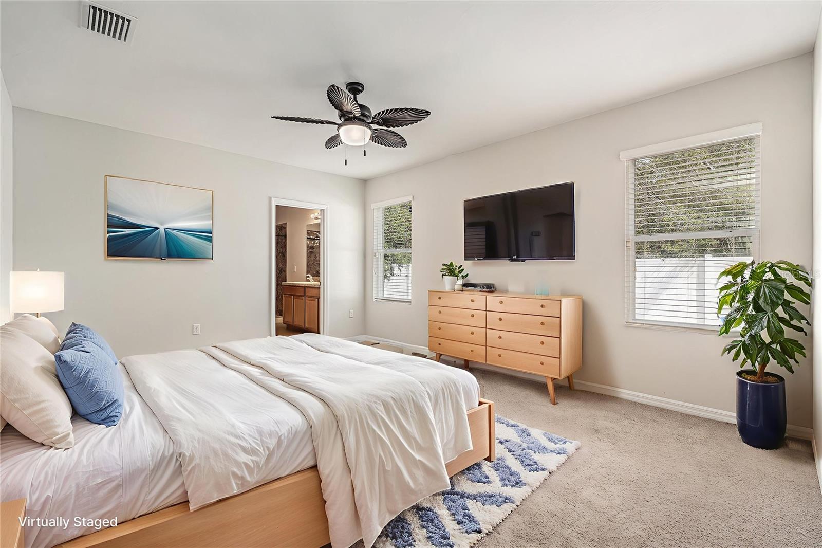 Listing photo id 15 for 3835 Windance Avenue