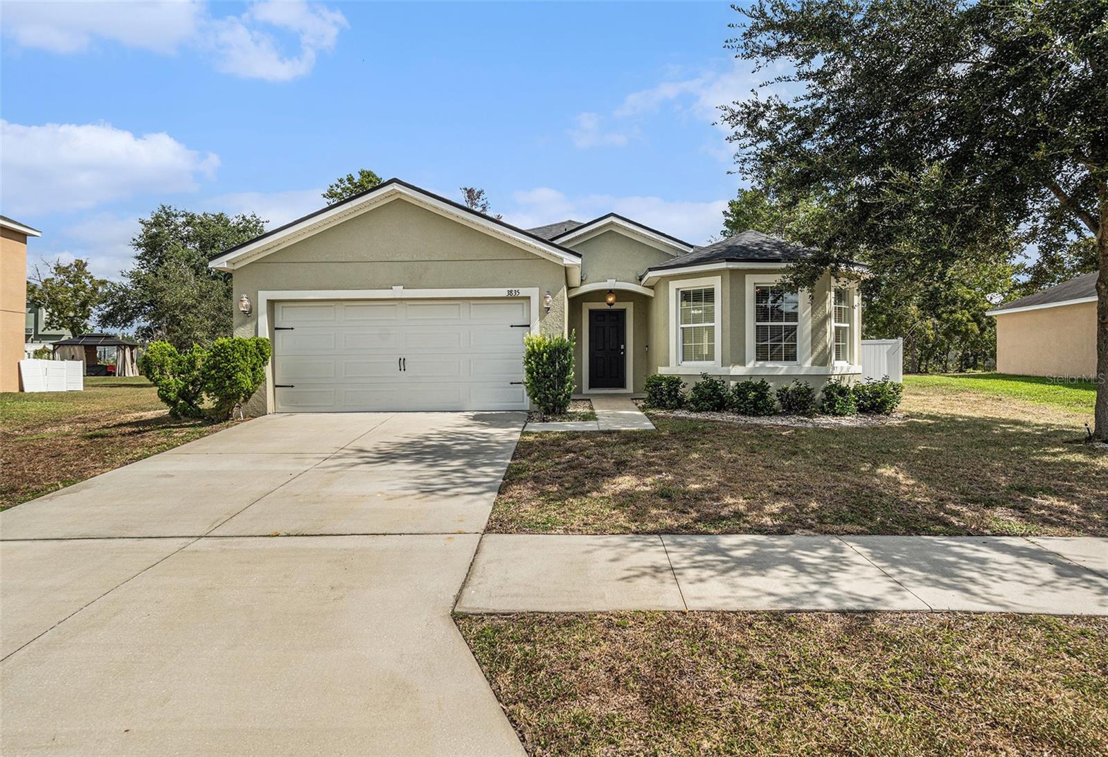 Listing photo id 0 for 3835 Windance Avenue