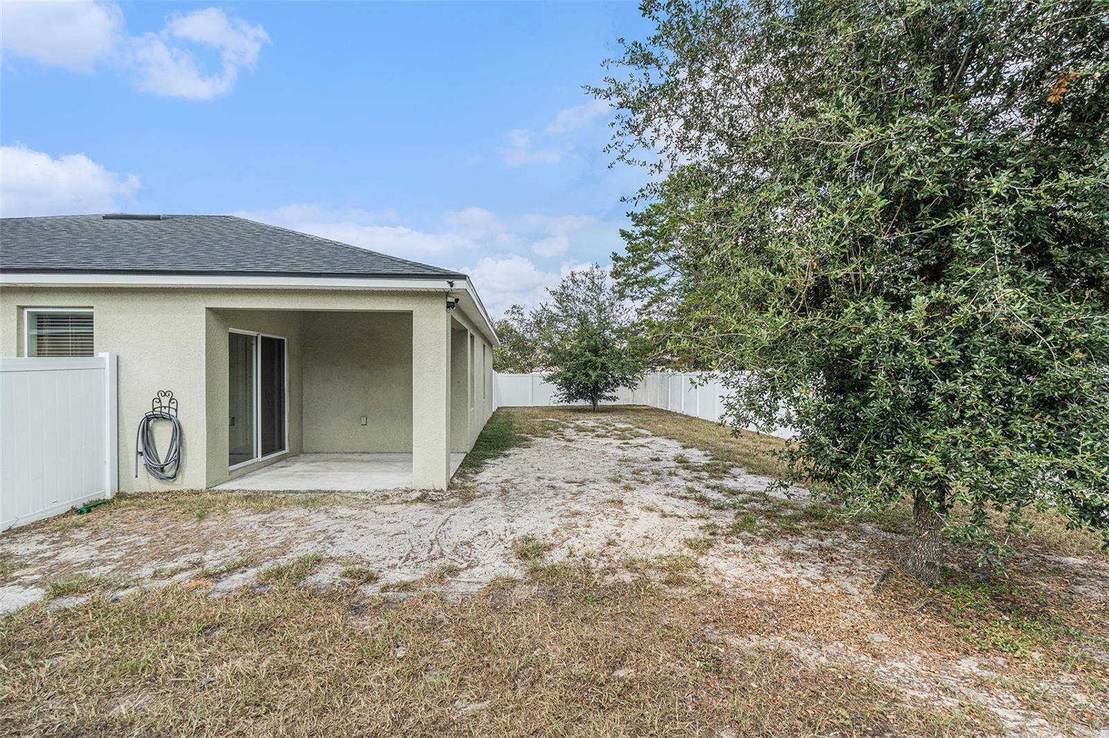 Listing photo id 26 for 3835 Windance Avenue