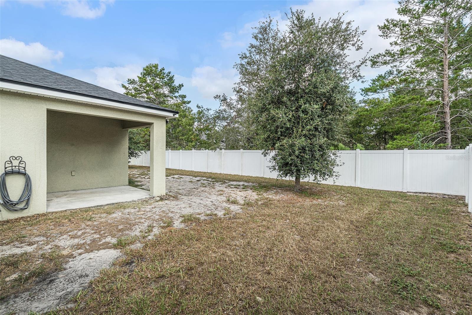 Listing photo id 27 for 3835 Windance Avenue