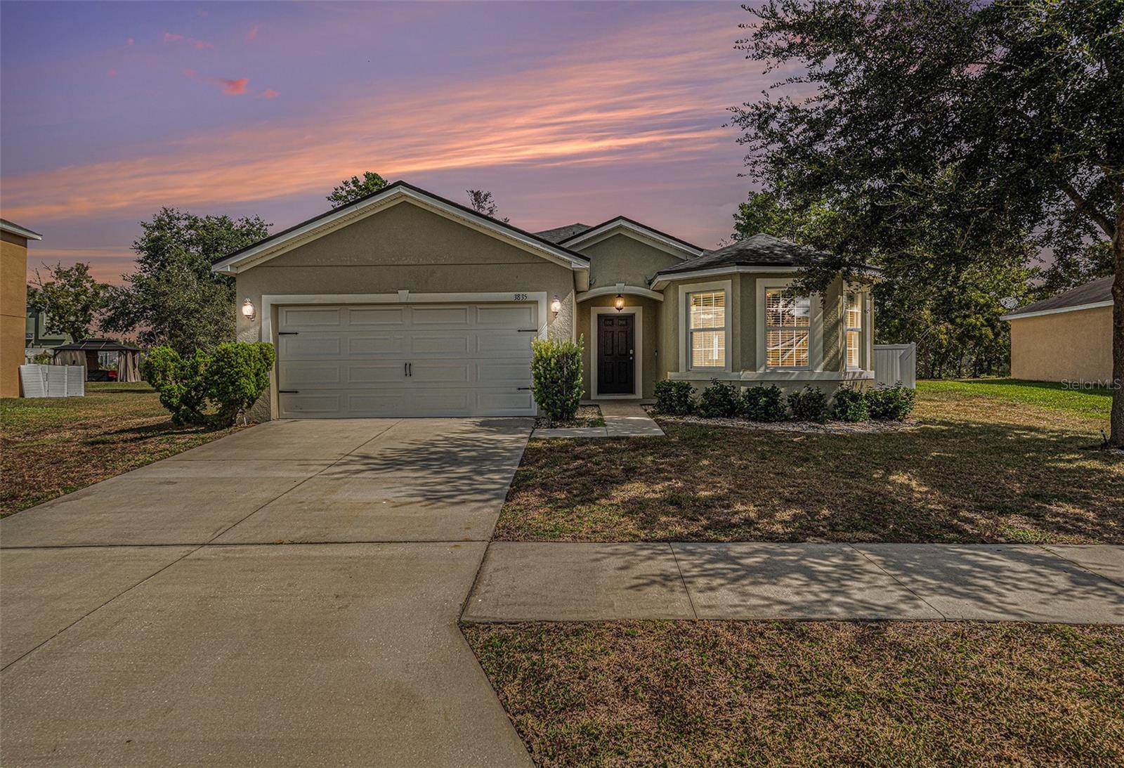 Listing photo id 1 for 3835 Windance Avenue