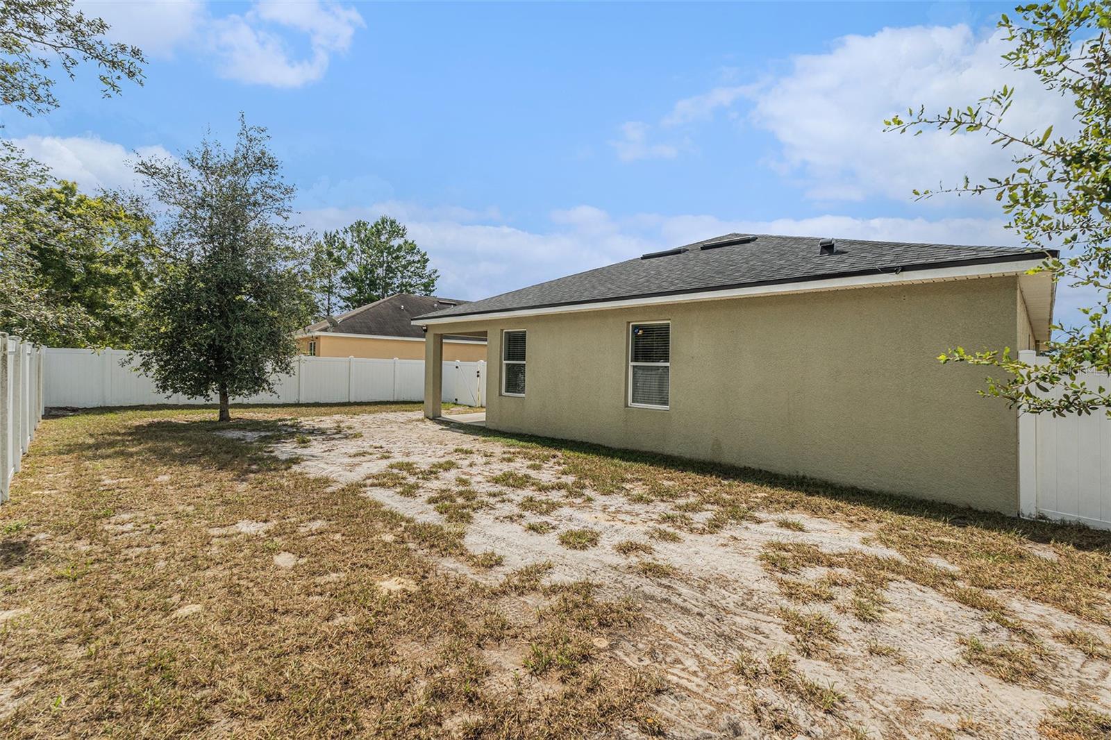 Listing photo id 29 for 3835 Windance Avenue