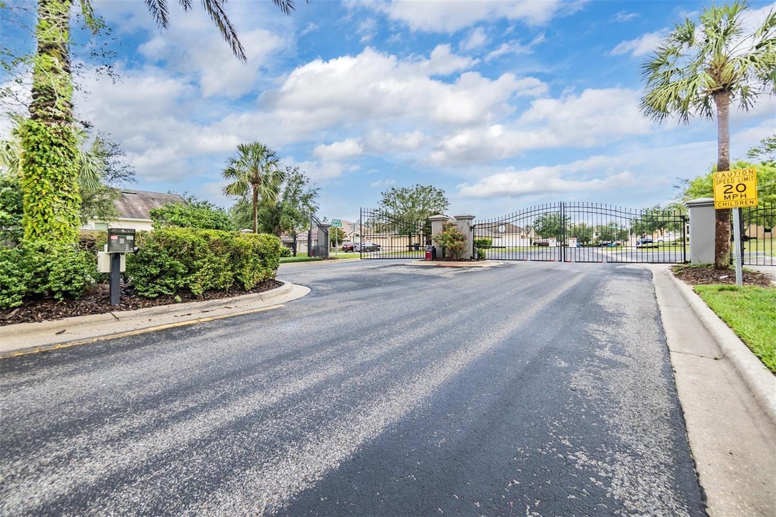 Listing photo id 31 for 3835 Windance Avenue