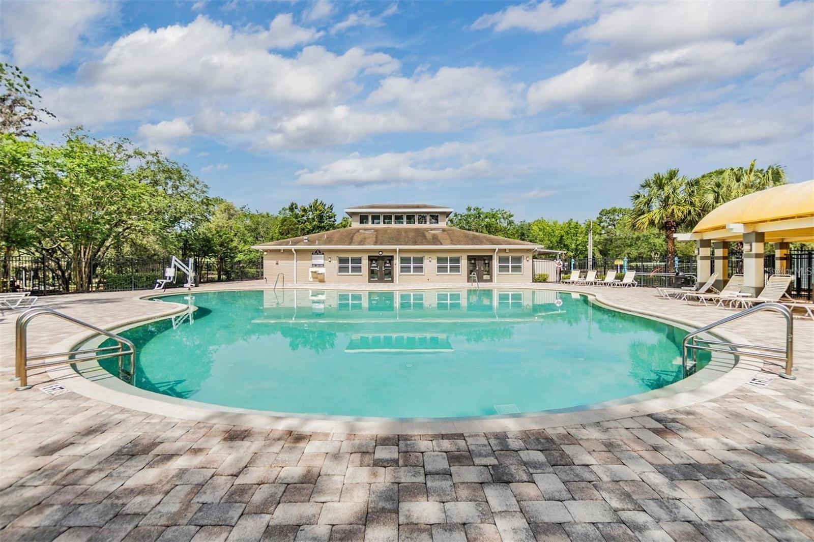 Listing photo id 33 for 3835 Windance Avenue