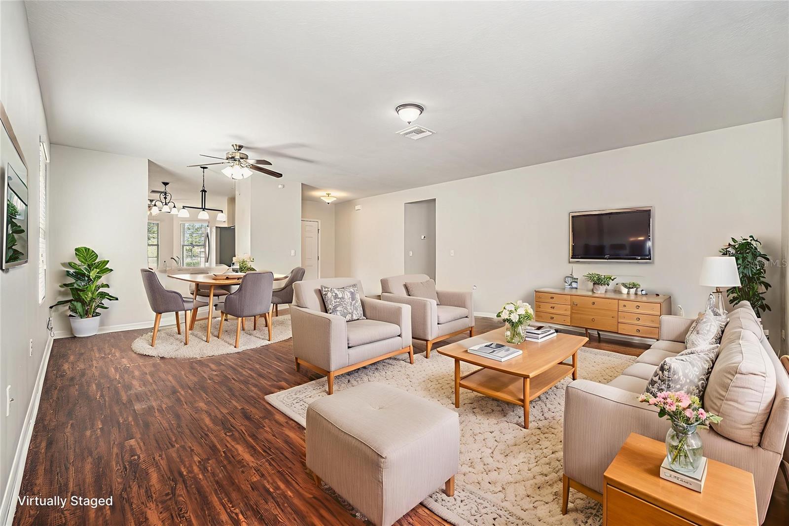 Listing photo id 5 for 3835 Windance Avenue