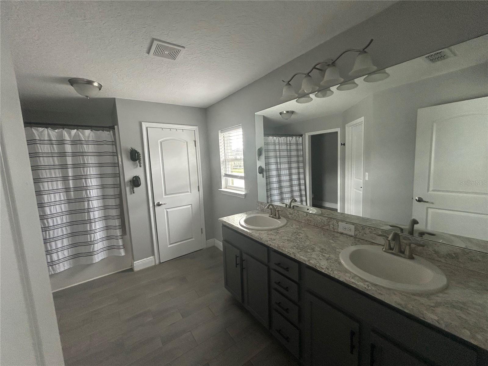 Image 13 of 25 For 7720 Sloewood Drive