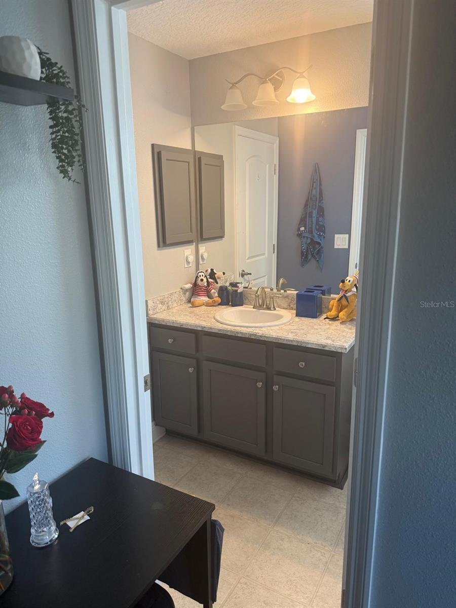Image 18 of 25 For 7720 Sloewood Drive
