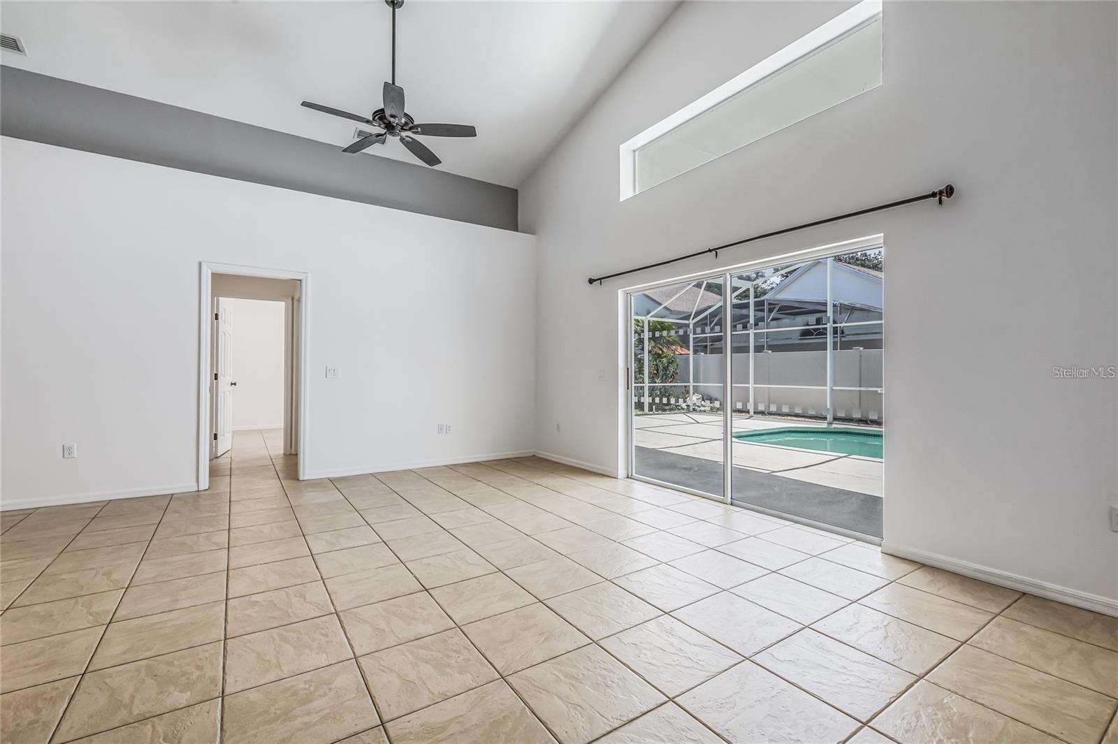 Image 15 of 44 For 520 Hollingshead Loop