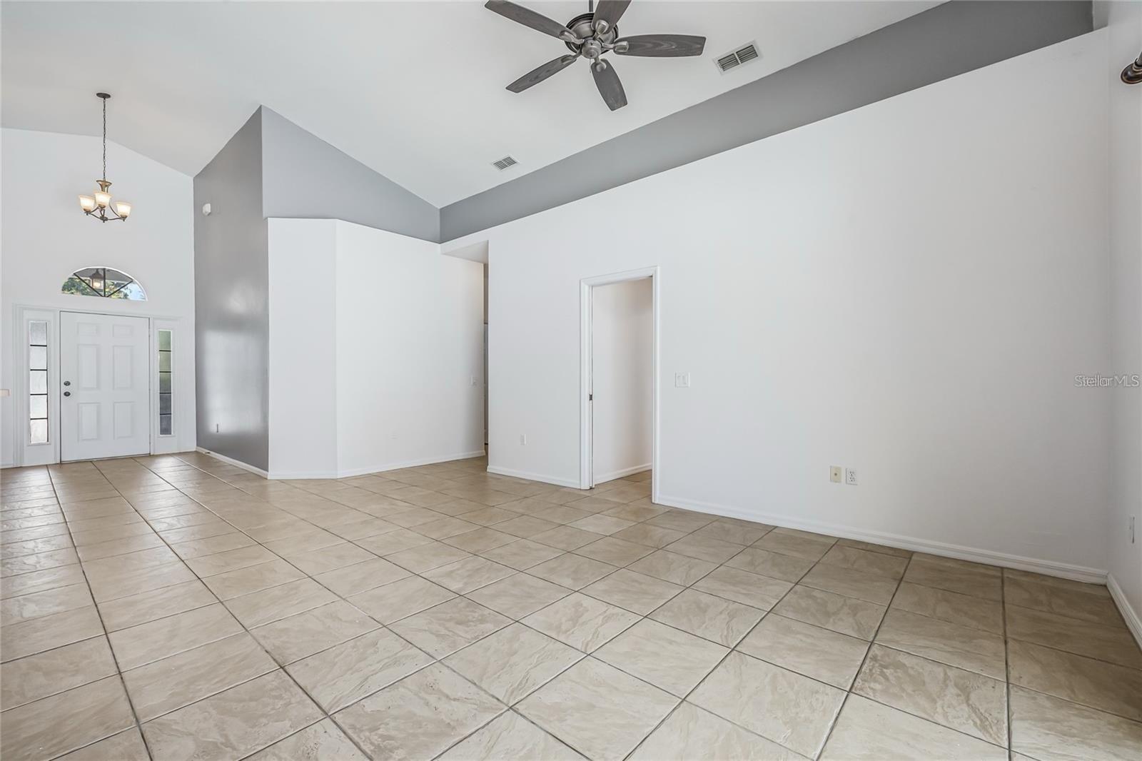 Image 16 of 44 For 520 Hollingshead Loop