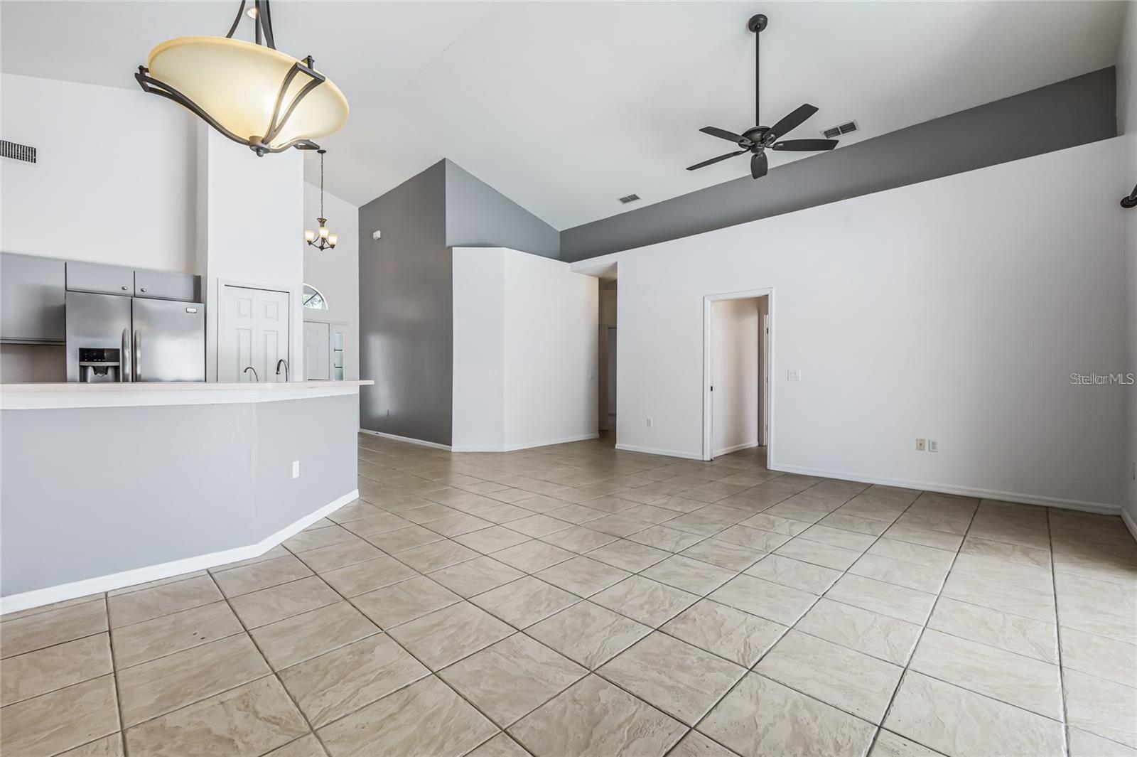 Image 17 of 44 For 520 Hollingshead Loop