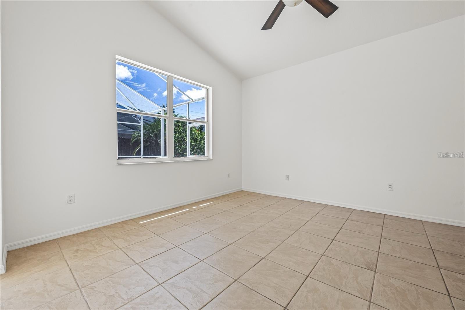 Image 22 of 44 For 520 Hollingshead Loop